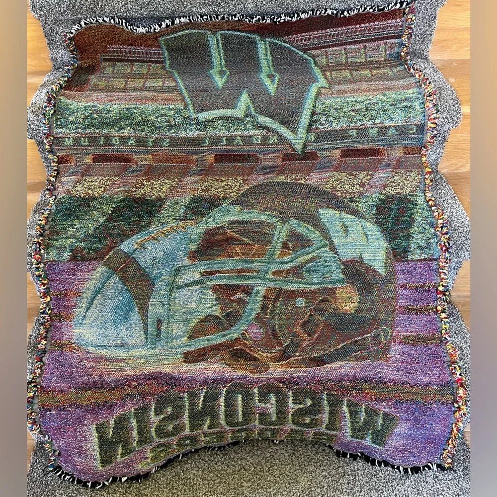 CARDINAL WISCONSIN BADGERS HOME FIELD ADVANTAGE TAPESTRY BLANKET FOOTBALL